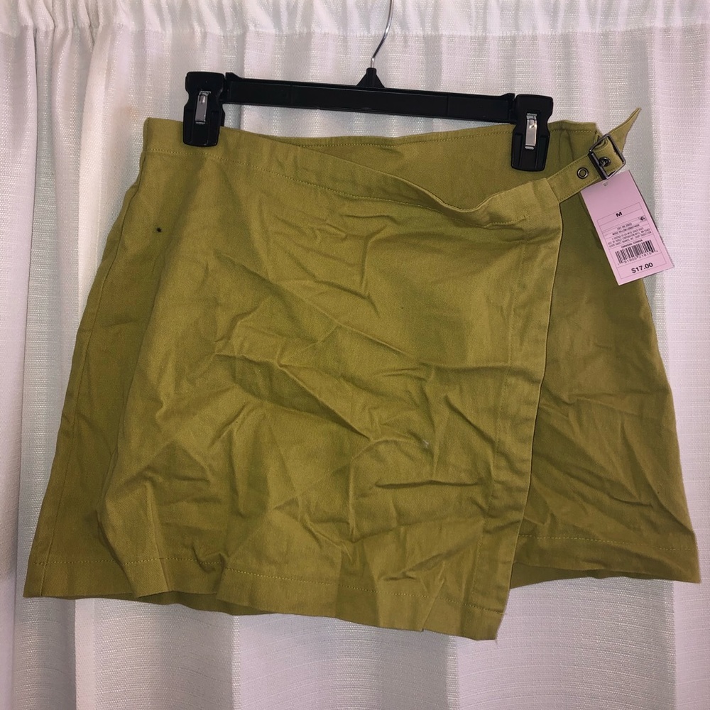 Target mini green skirt with buckle